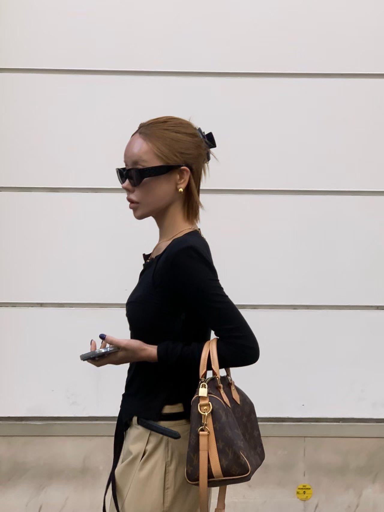 垂墜彈性排扣上衣